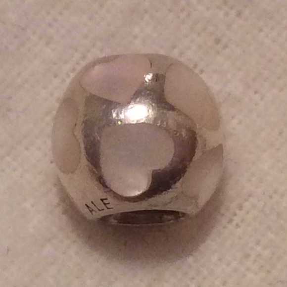 Pandora mother of pearls hearts charm - Picture 1 of 2